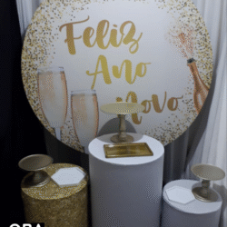 Tómalo y monta la víspera de Año Nuevo. - Toma y arma el kit de feliz año nuevo.