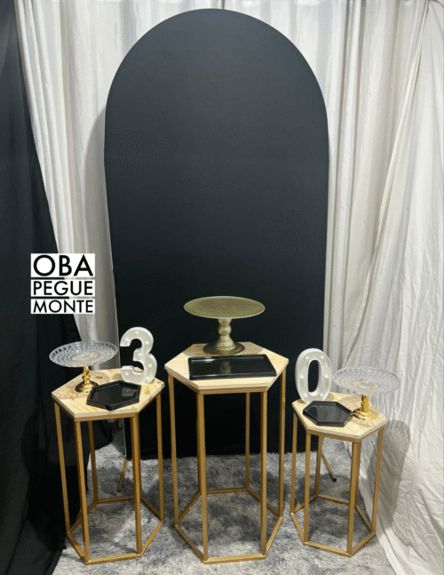 Pegue e monte Painel Romano Preto + Mesa de Ferro